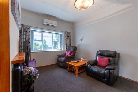 Photo of property in 37 Fox Street, Woodville, 4920