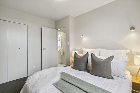 Photo of property in 127u3 Queens Drive, Lyall Bay, Wellington, 6022