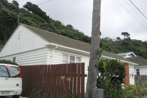 Photo of property in 320 Queens Drive, Lyall Bay, Wellington, 6022