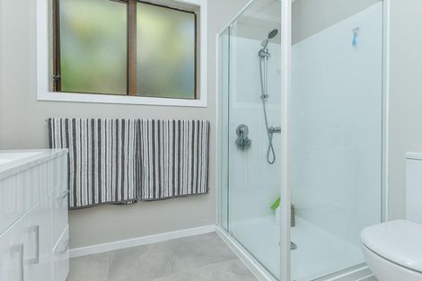 Photo of property in 10 Glenbervie Crescent, Massey, Auckland, 0614