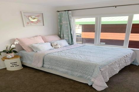 Photo of property in 1/9 Merriefield Avenue, Forrest Hill, Auckland, 0620