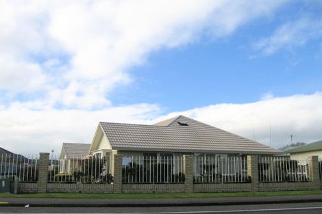 Photo of property in 2/212 Grove Road, Mayfair, Hastings, 4122
