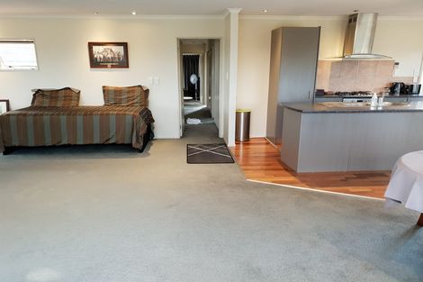 Photo of property in 239 Hill Road, The Gardens, Auckland, 2105