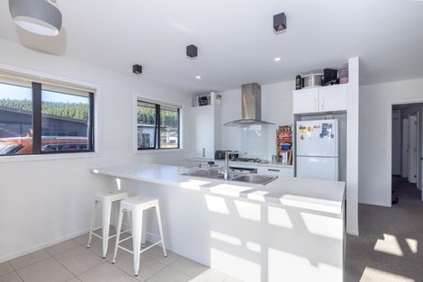 Photo of property in 52 Minaret Ridge, Wanaka, 9305