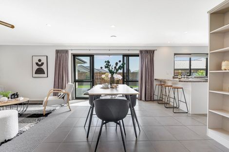 Photo of property in 15 Waltham Place, Rototuna North, Hamilton, 3210
