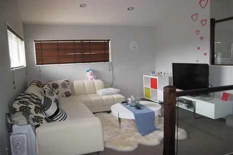 Photo of property in 6 Lucca Crescent, Flat Bush, Auckland, 2019