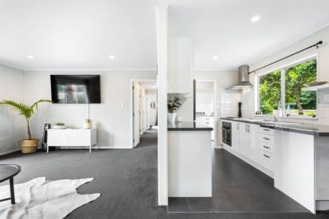 Photo of property in 60 Taikata Road, Te Atatu Peninsula, Auckland, 0610