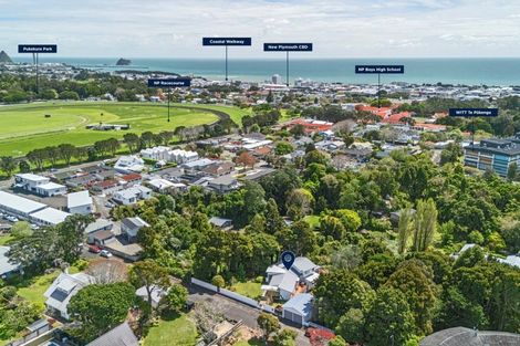 Photo of property in 17 Frank Wilson Terrace, Welbourn, New Plymouth, 4312