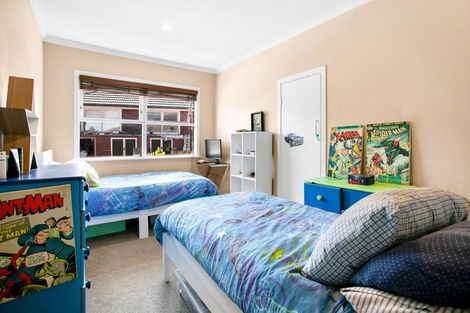 Photo of property in 42 Hilling Street, Titirangi, Auckland, 0604