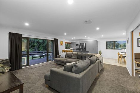 Photo of property in 6 Sylvan Way, Silverstream, Upper Hutt, 5019