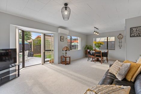 Photo of property in 1 Mangorei Road, Merrilands, New Plymouth, 4312