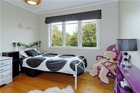 Photo of property in 24 Cutler Street, New Lynn, Auckland, 0600