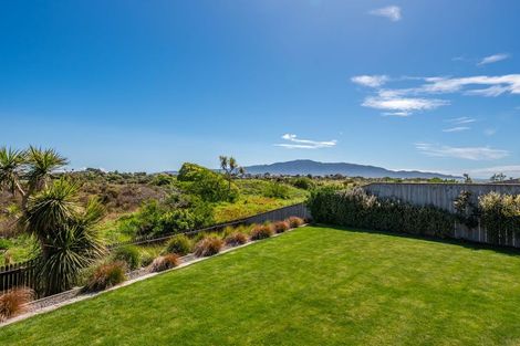 Photo of property in 11 Taranui Way, Paraparaumu Beach, Paraparaumu, 5032