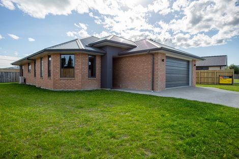Photo of property in 7 Devon Lane, Carterton, 5713