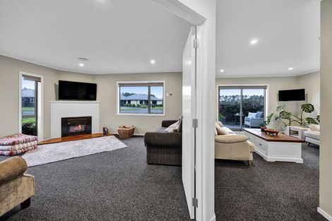 Photo of property in 7 Mercade Close, Stratford, 4332
