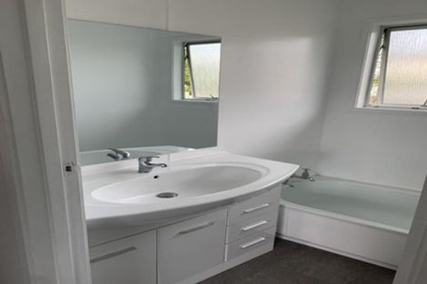 Photo of property in 17 Toia Street, Marton, 4710