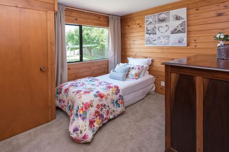 Photo of property in 7 Coubray Place, Botany Downs, Auckland, 2010