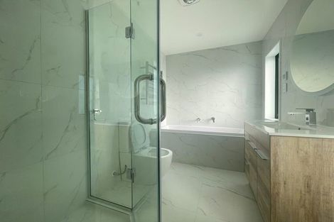 Photo of property in 421a Bucklands Beach Road, Bucklands Beach, Auckland, 2012