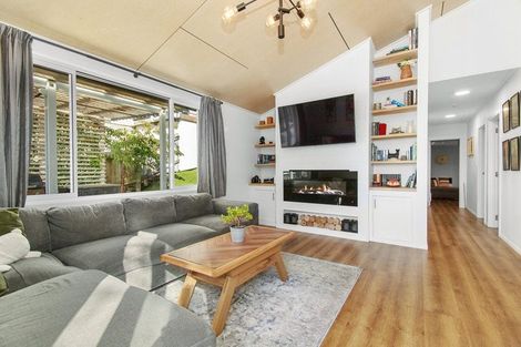 Photo of property in 30b The Drive, Tawa, Wellington, 5028