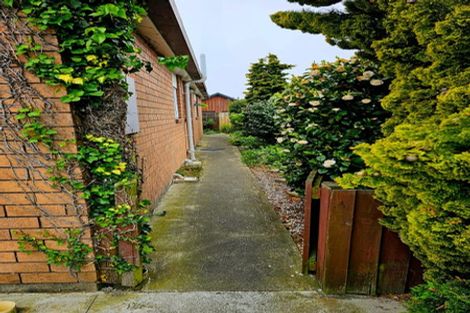 Photo of property in 21 Honeysuckle Place, Northcote, Christchurch, 8052