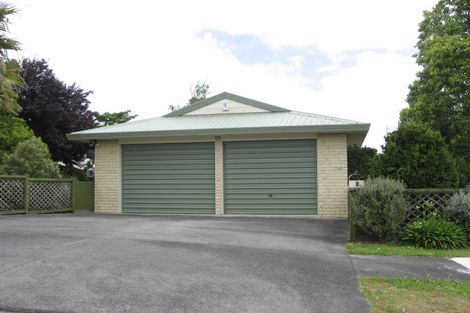 Photo of property in 2 Landon Place, Pukekohe, 2120