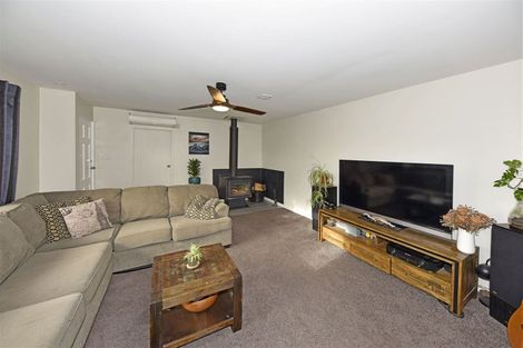 Photo of property in 16 Steadman Road, Broomfield, Christchurch, 8042