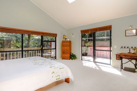Photo of property in 89a Woodlands Park Road, Titirangi, Auckland, 0604