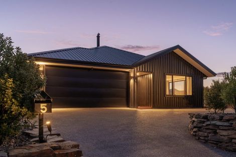 Photo of property in 5 Tahi Street, Albert Town, Wanaka, 9305
