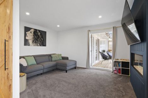 Photo of property in 2/1 Routly Avenue, Pukekohe, 2120