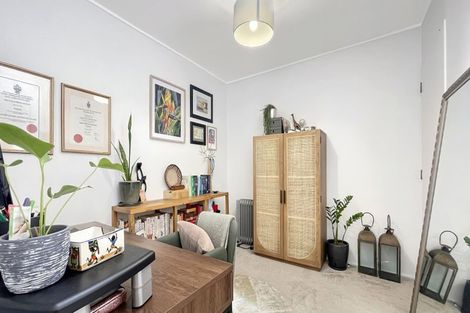 Photo of property in 2/8 Park Hill Road, Birkenhead, Auckland, 0626