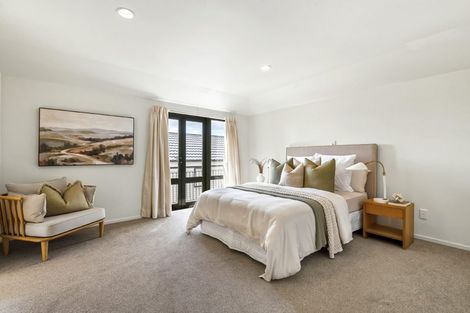 Photo of property in 1/26 Pannill Place, Oteha, Auckland, 0632