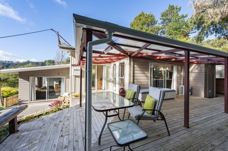 Photo of property in 70 Wyndham Road, Pinehaven, Upper Hutt, 5019