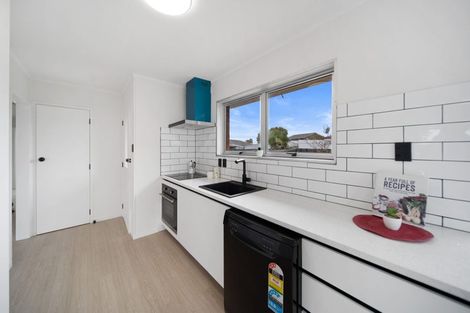 Photo of property in 15 Penderford Place, Mangere East, Auckland, 2024