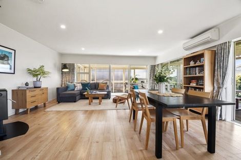 Photo of property in 1/3 Hall Road, Glenfield, Auckland, 0629