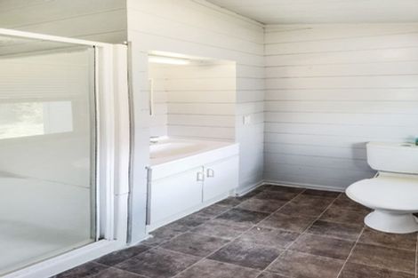 Photo of property in 8 Metric Place, Te Atatu South, Auckland, 0610