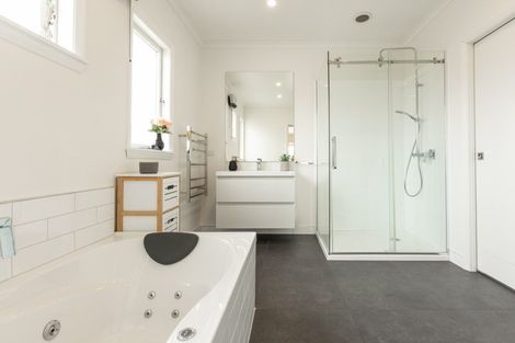 Photo of property in 305 Nottingley Road, Frimley, Hastings, 4120