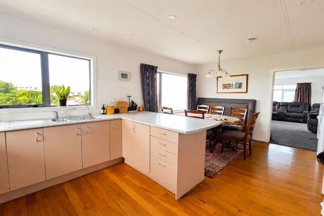 Photo of property in 17 Humphreys Grove, Titahi Bay, Porirua, 5022