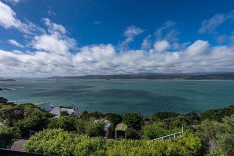 Photo of property in 116 Nevay Road, Karaka Bays, Wellington, 6022