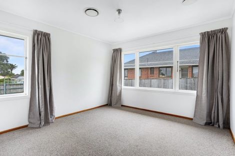 Photo of property in 73 Roberts Road, Te Atatu South, Auckland, 0610