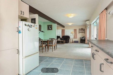 Photo of property in 28 Cyclarama Crescent, Massey, Auckland, 0614