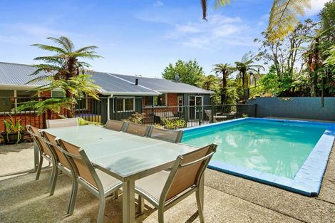 Photo of property in 23 Vista Crescent, Maoribank, Upper Hutt, 5018