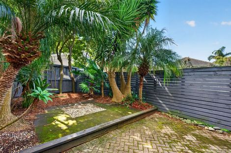 Photo of property in 5/1 Hillcrest Avenue, Hillcrest, Auckland, 0627