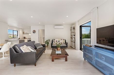 Photo of property in 2/12 Fallow Street, Browns Bay, Auckland, 0630