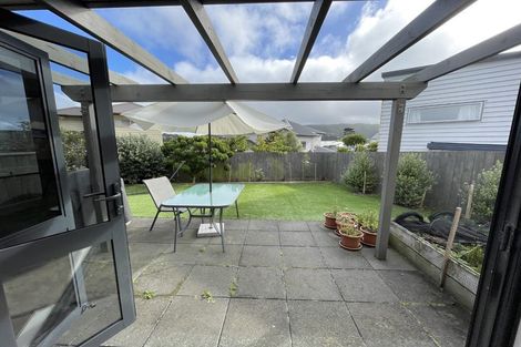 Photo of property in 4 Cresswell Place, Johnsonville, Wellington, 6037