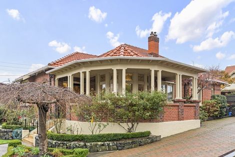 Photo of property in 241 Bay View Road, Saint Clair, Dunedin, 9012