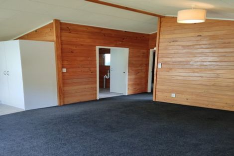 Photo of property in 9 Cottam Grove, Northcross, Auckland, 0632