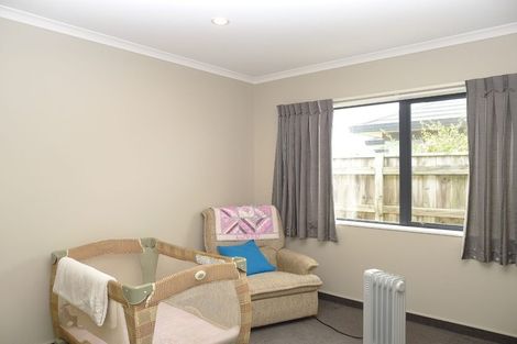 Photo of property in 100 Guildford Drive, Paraparaumu Beach, Paraparaumu, 5032