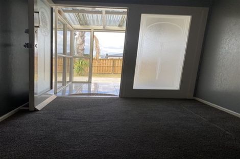 Photo of property in 32 Grove Road, Papakura, 2110