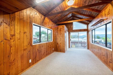 Photo of property in 34 Savoy Road, Glen Eden, Auckland, 0602