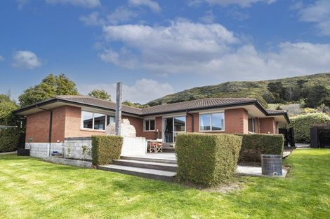 Photo of property in 7 Gilders Grove, Heathcote Valley, Christchurch, 8022
